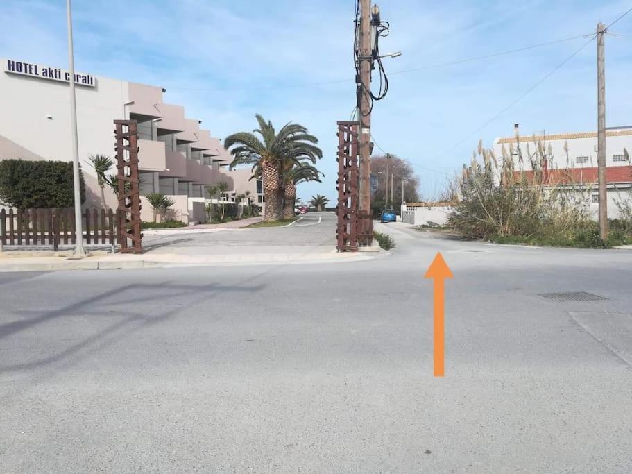 Rania 's House, Next To The Beach. * Amoudara Lasithiou